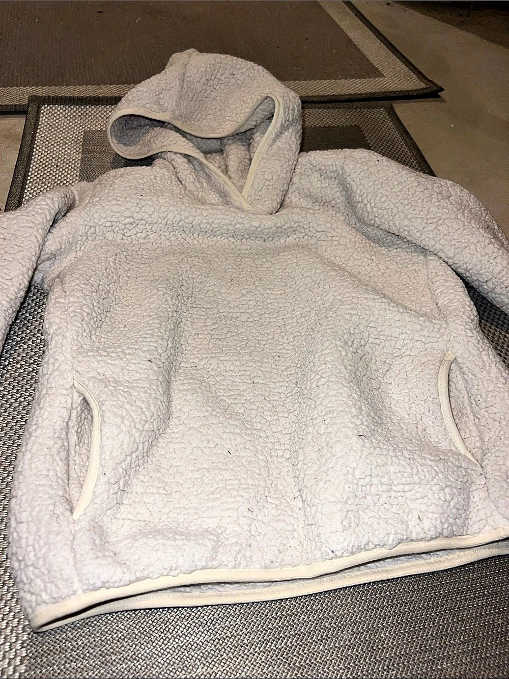 Athleta Girl Sherpa Pullover Hoodie in cream Size XS(6)